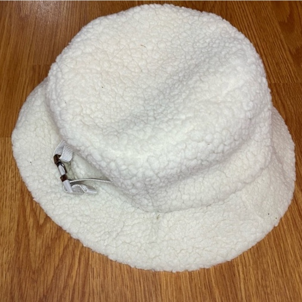 LULULEMON Textured Fleece Bucket Hat - Natural Ivory - Picture 3 of 4
